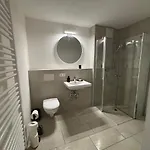 Beautiful 2 Bedroom With Terrace And Garden *
