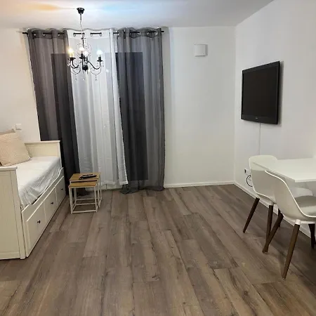 Beautiful 2 Bedroom Apartment With Garden And Terrace