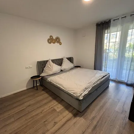 Beautiful 2 Bedroom Apartment With Garden And Terrace * 美茵河畔哈瑙