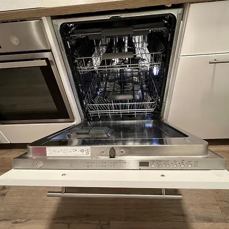 아파트 Beautiful 2 Bedroom With Terrace And Garden *