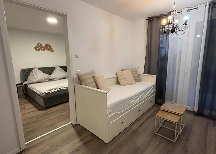 Beautiful 2 Bedroom With Terrace And Garden Appartement